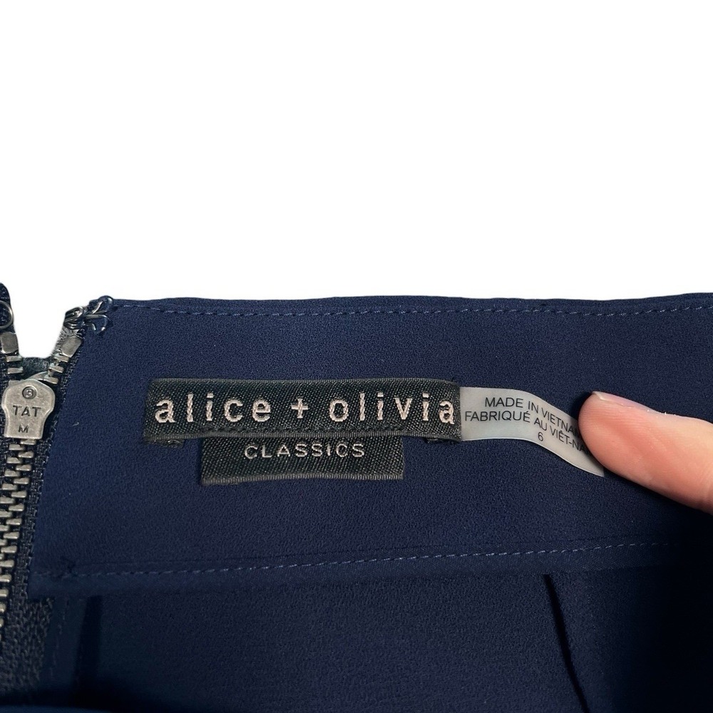 Alice + Olivia classic blue straight leg 28X28 casual dress pants size 6 - Picture 3 of 3